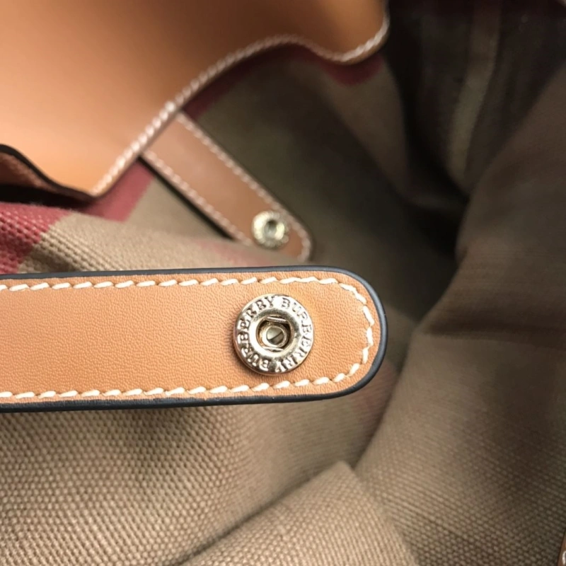 Burberry Shopping Bags 4237F-0259