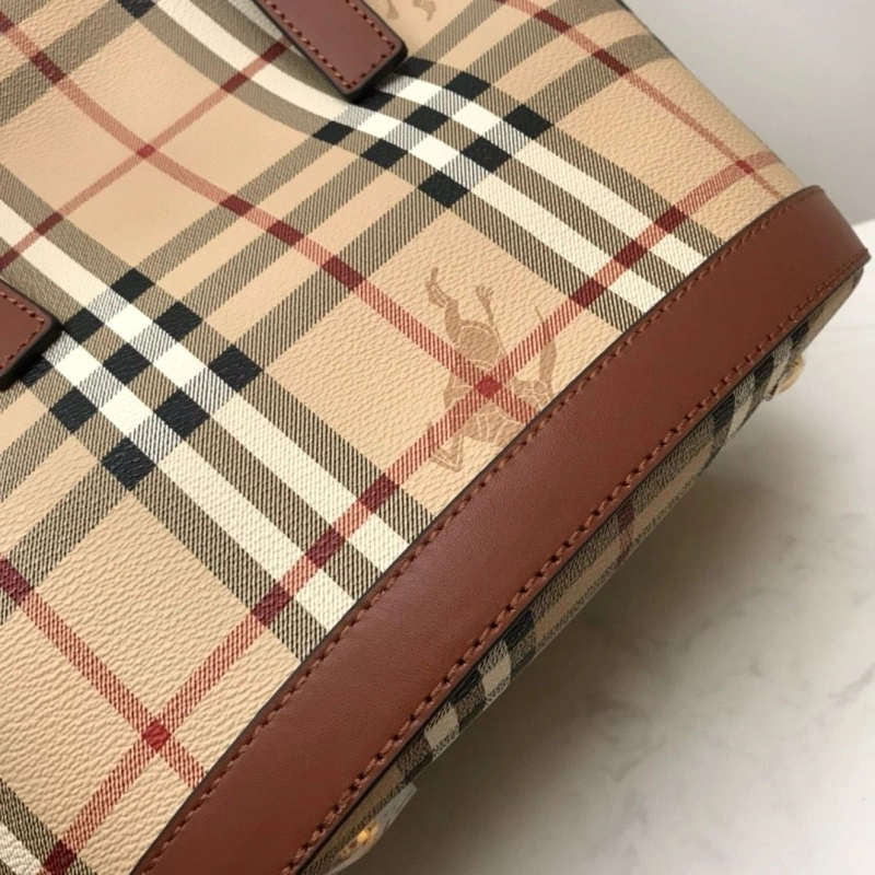 Burberry Shopping Bags 4237F-0260