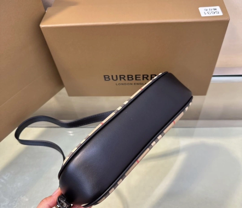 Burberry Top Handle Bags 4237F-0264