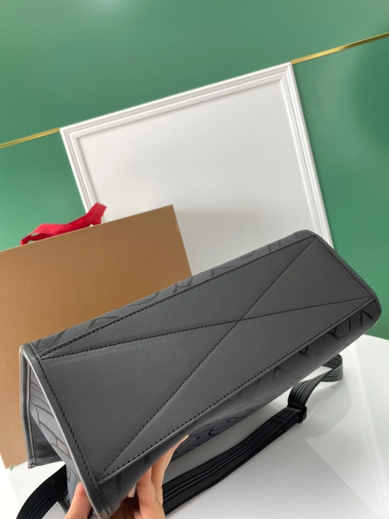 Burberry Shopping Bags 4237F-0275