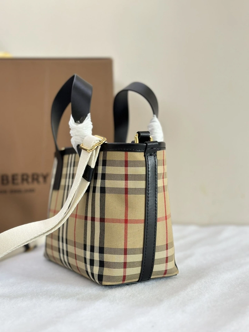 Burberry Shopping Bags 4237F-0310