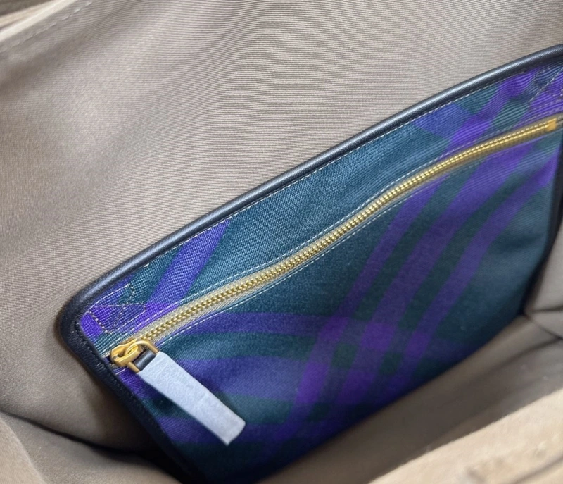 Burberry Backpacks 4237F-0366