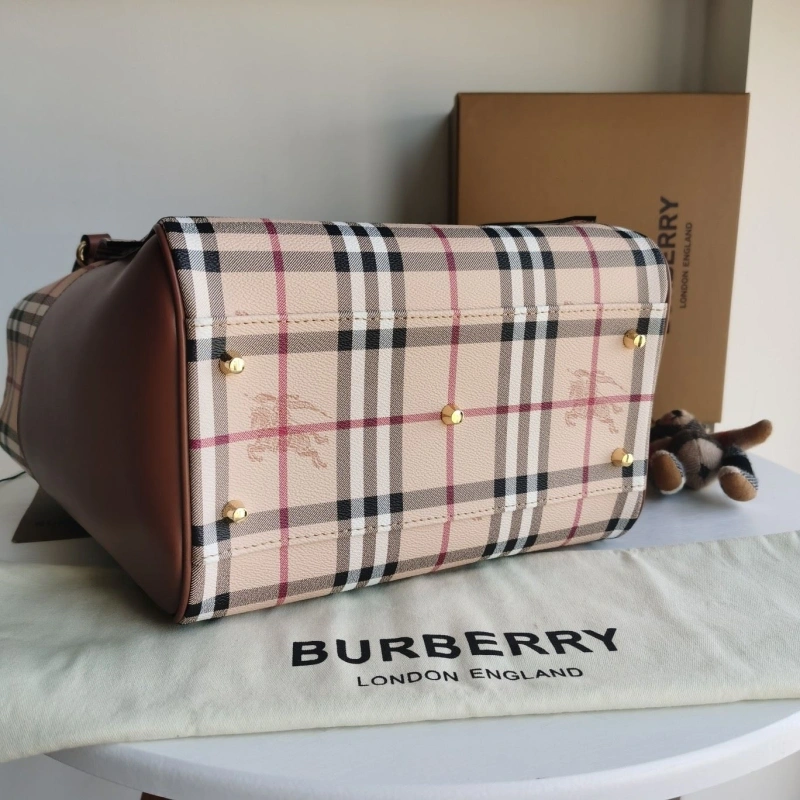 Burberry Shopping Bags 4237F-0379
