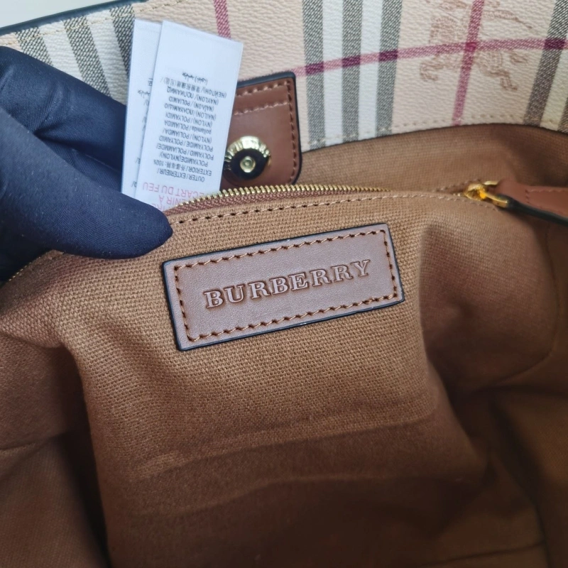 Burberry Shopping Bags 4237F-0379