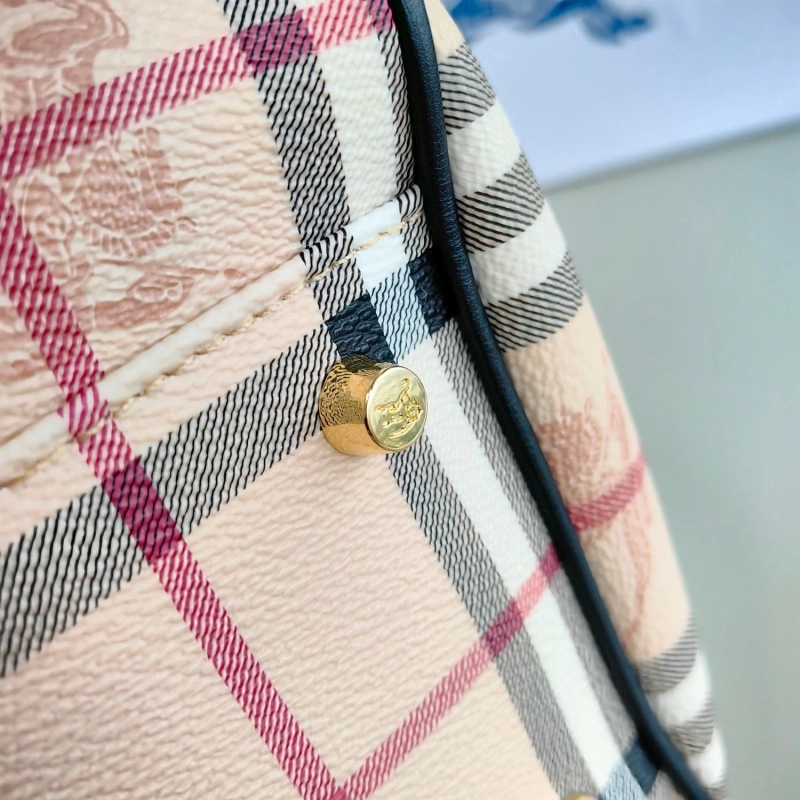 Burberry Shopping Bags 4237F-0380