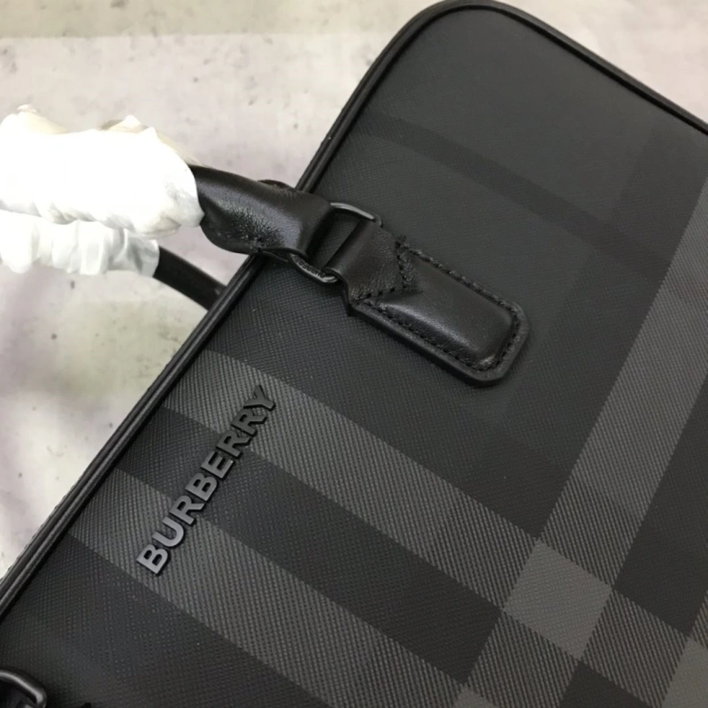 Mens Burberry Briefcases 4237F-0400