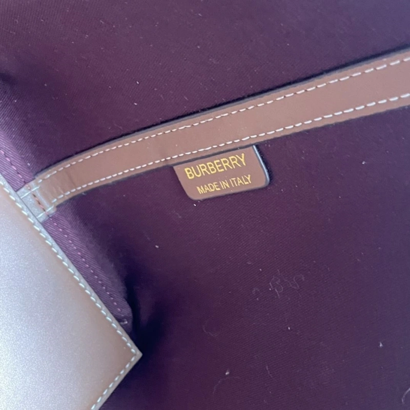 Burberry Shopping Bags 4237F-0449