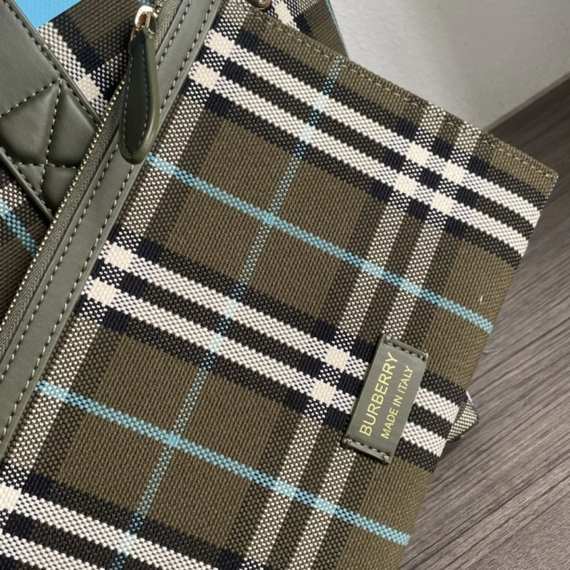 Burberry Shopping Bags 4237F-0450