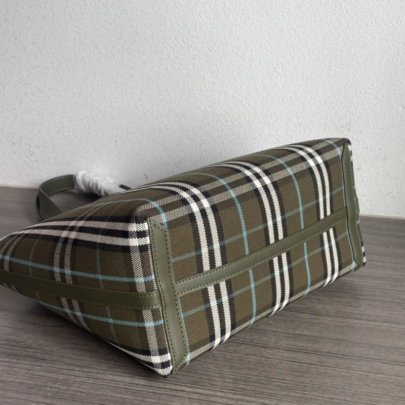 Burberry Shopping Bags 4237F-0450