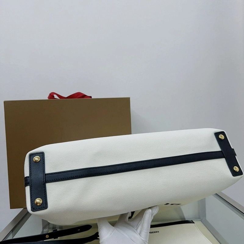 Burberry Shopping Bags 4237F-0461