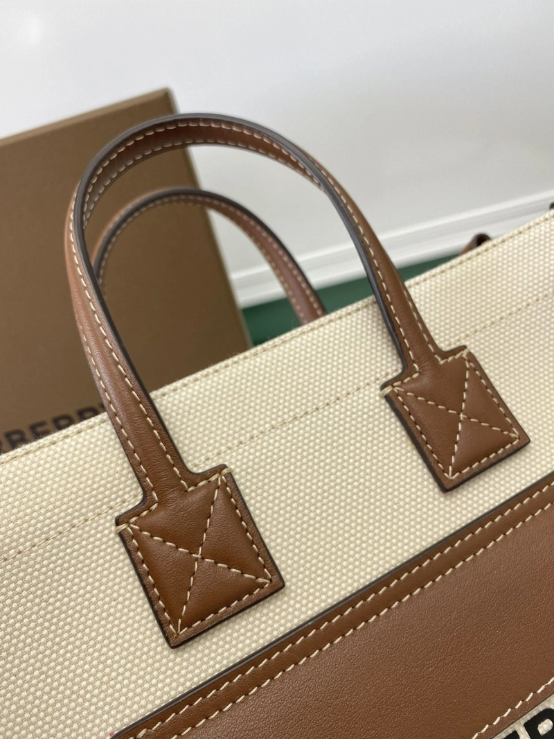 Burberry Shopping Bags 4237H-0023