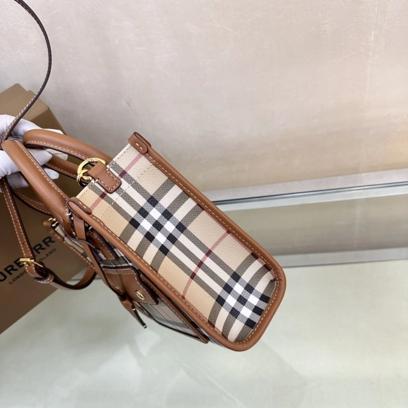 Burberry Shopping Bags 4237H-0087