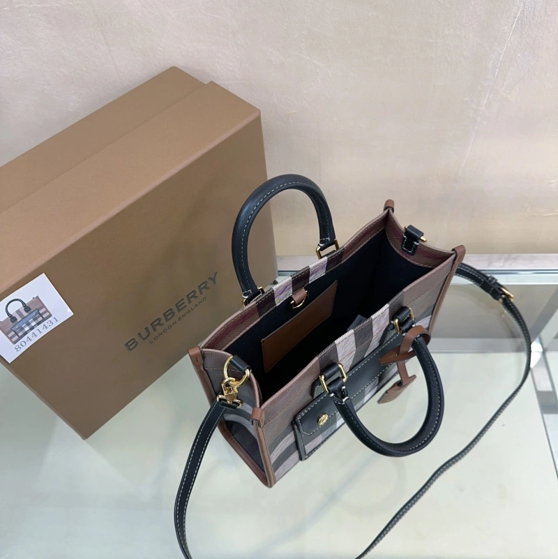 Burberry Shopping Bags 4237H-0088