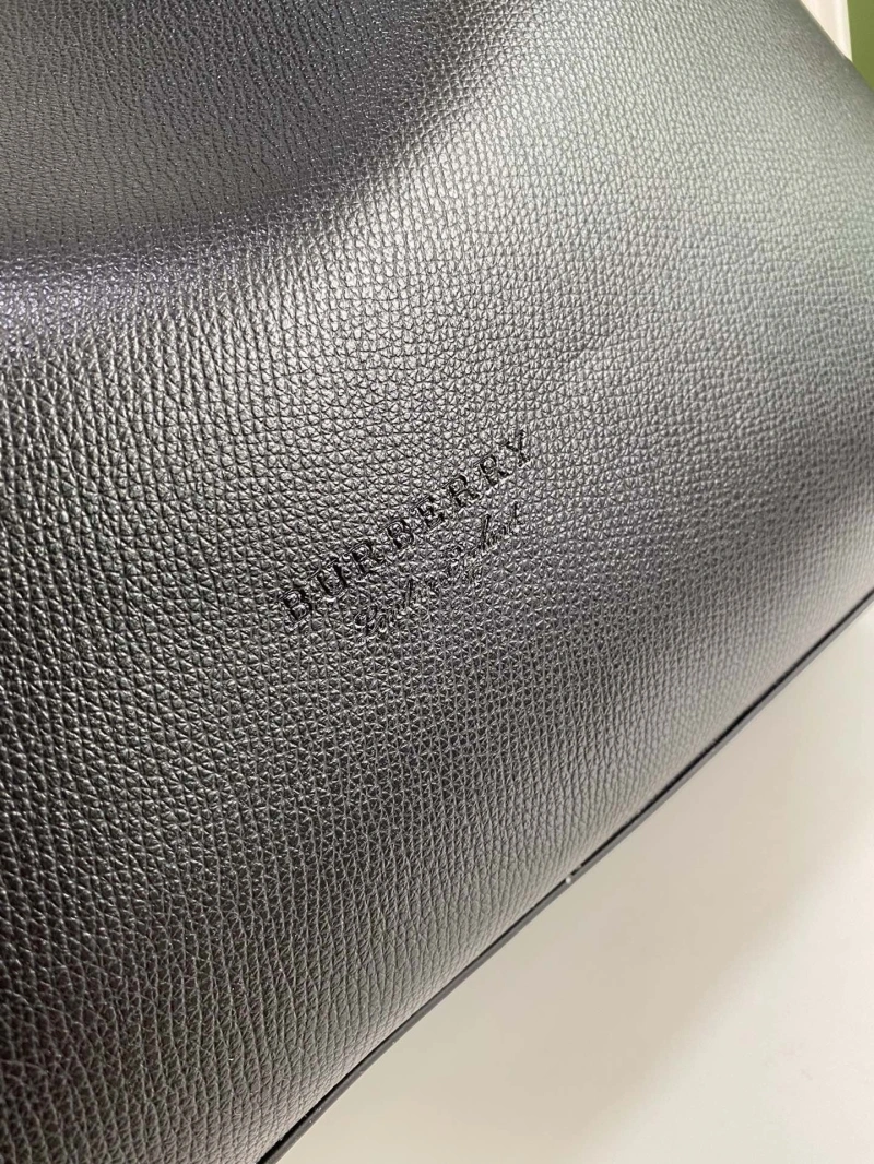 Burberry Shopping Bags 4237H-0093