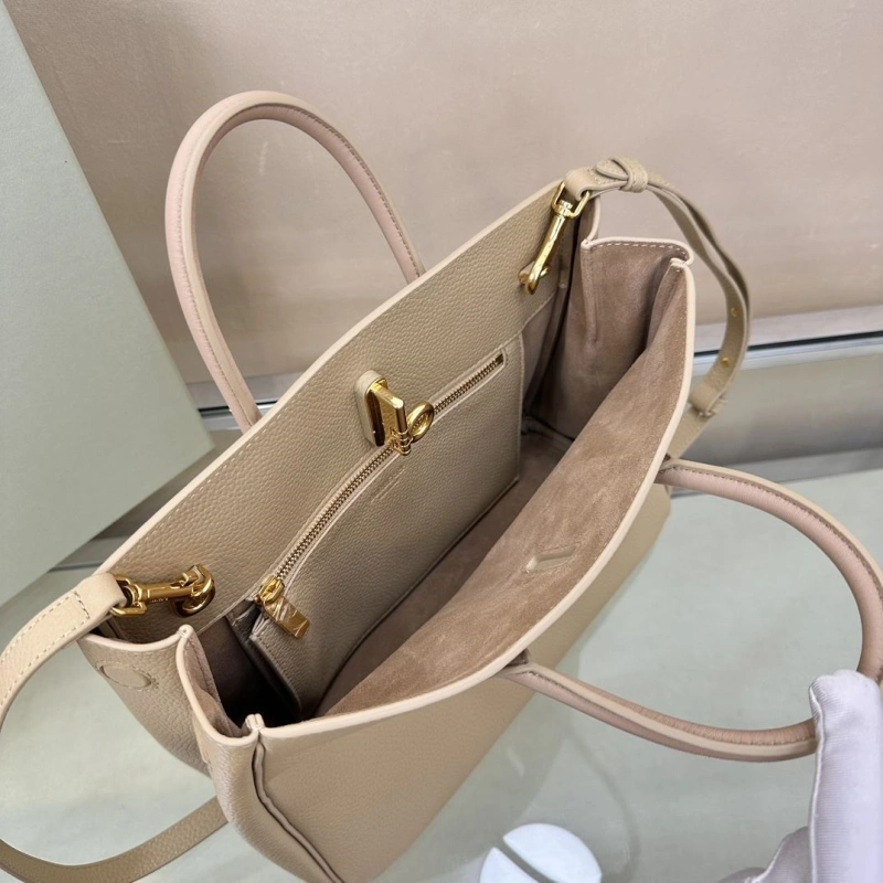 Burberry Shopping Bags 4237H-0096