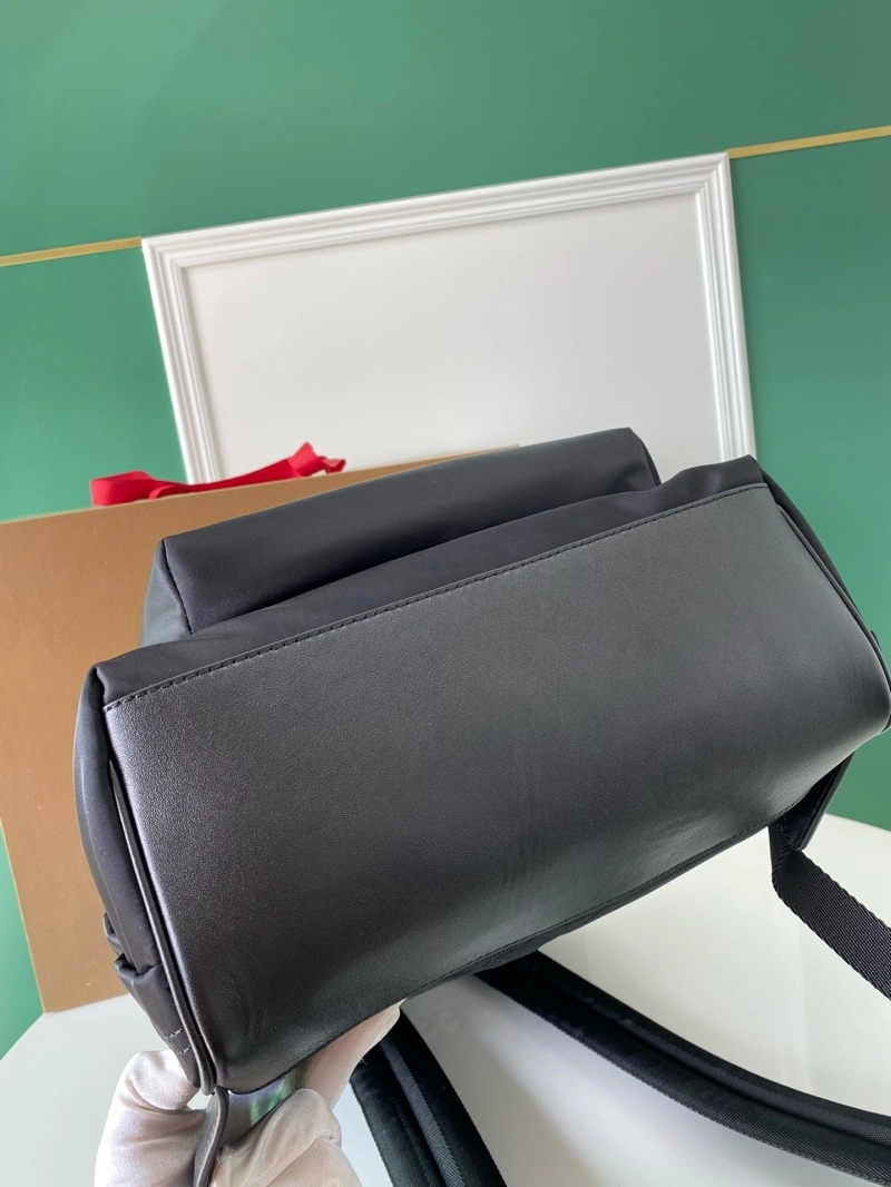 Bv*b*rry backpacks 4237h-0138