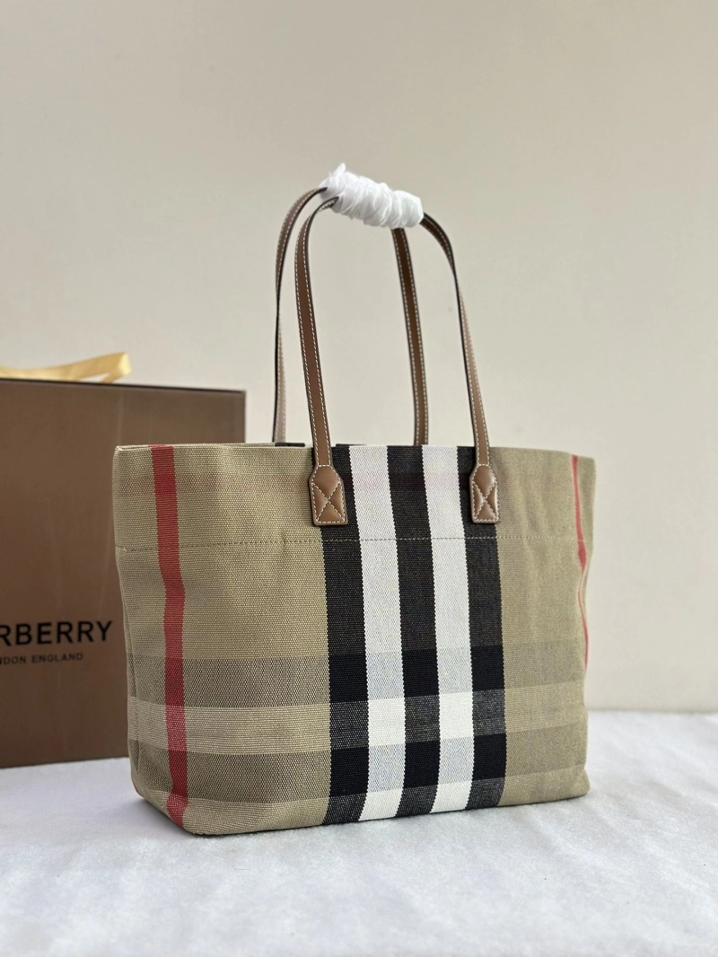Burberry Shopping Bags 4237H-0146