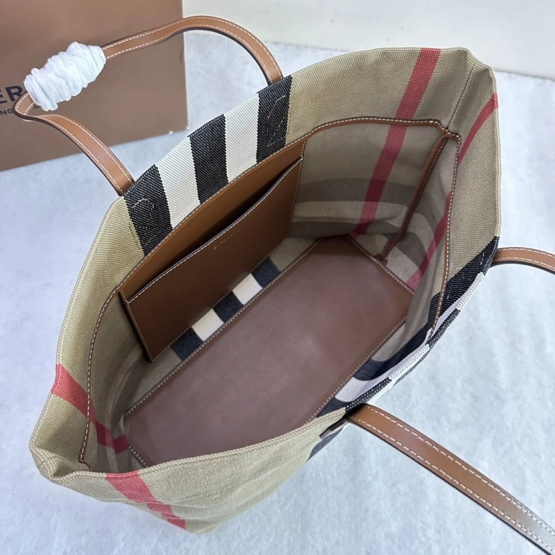 Burberry Shopping Bags 4237H-0146