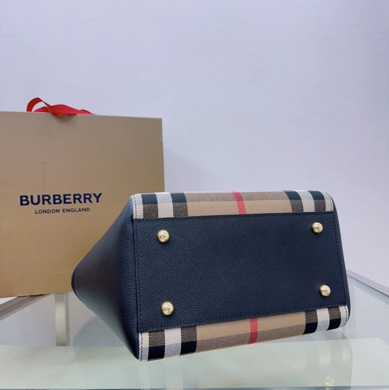 Burberry Shopping Bags 4237H-0149
