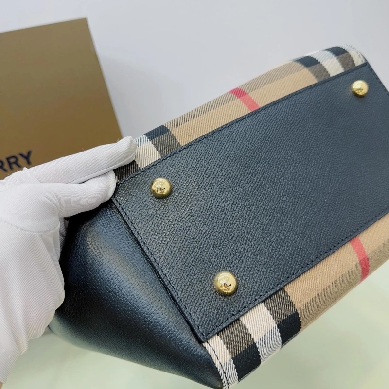 Burberry Shopping Bags 4237H-0149