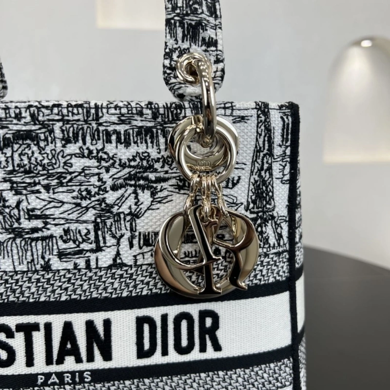 Dior Shopping Bags 4250I-0138
