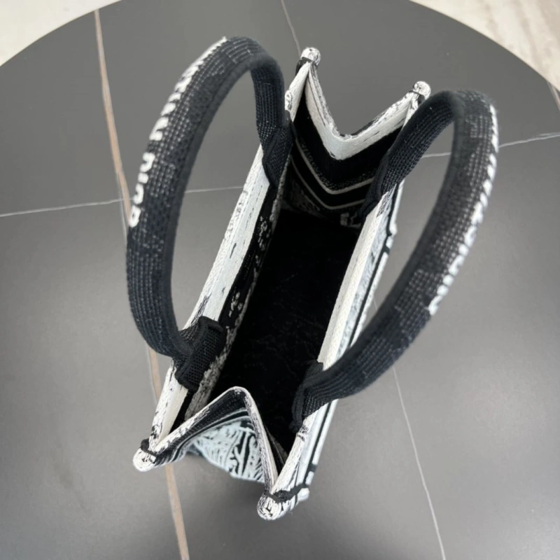 Dior Shopping Bags 4250I-0139