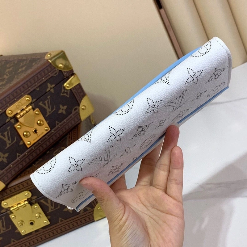 LV Wallets 4286A-0098