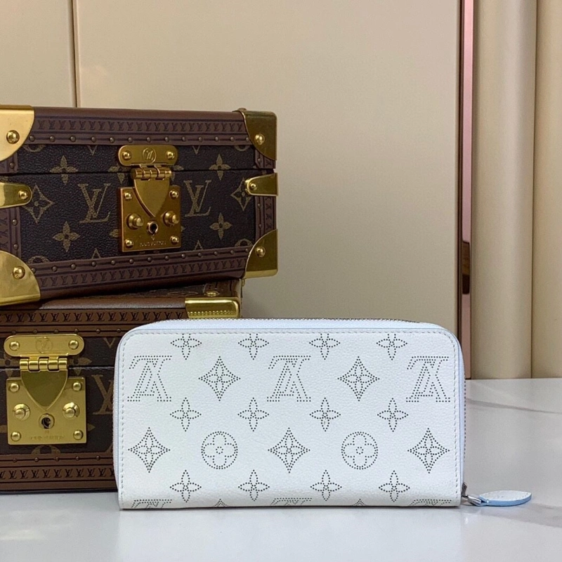 LV Wallets 4286A-0099