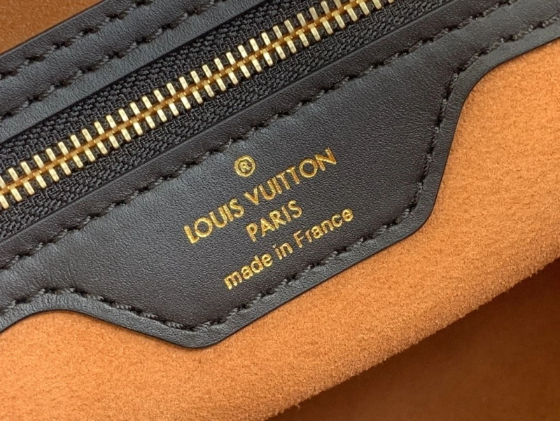 LV Travel Bags 4286A-0105