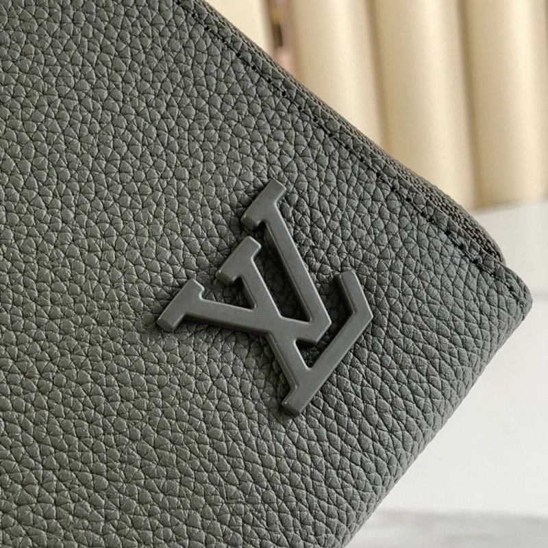 LV Wallets 4286A-0111