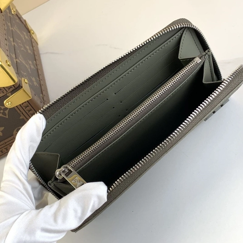 LV Wallets 4286A-0111