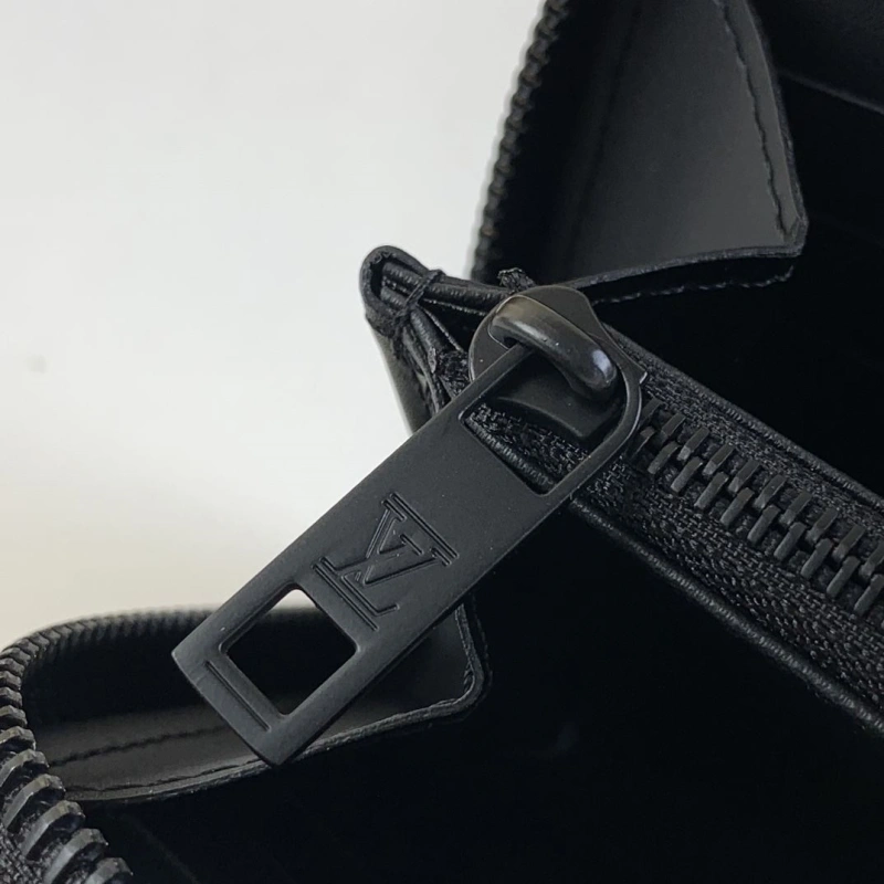 LV Wallets 4286A-0112