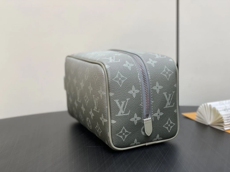 LV Cosmetic Bags 4286A-0141