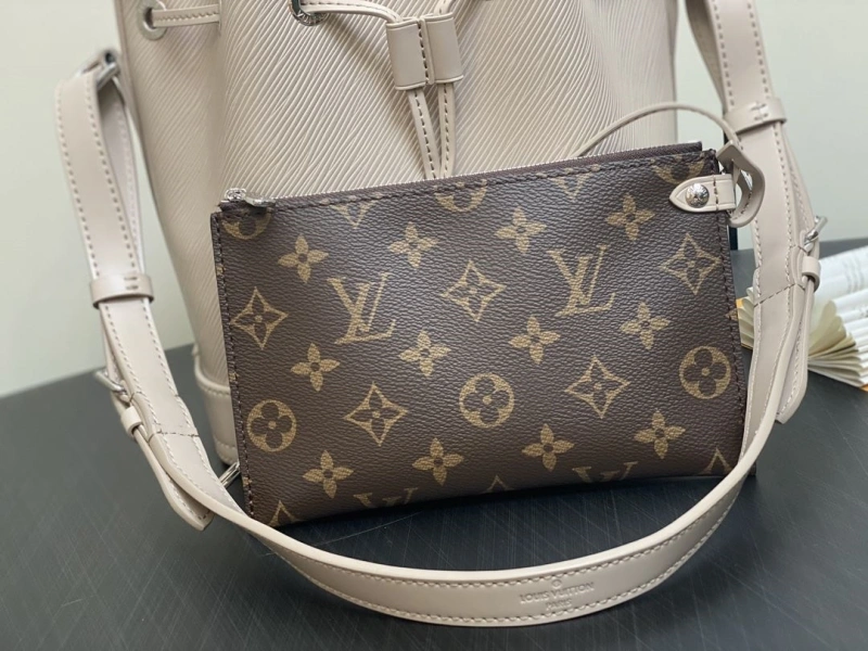 LV Bucket Bags 4286A-0174