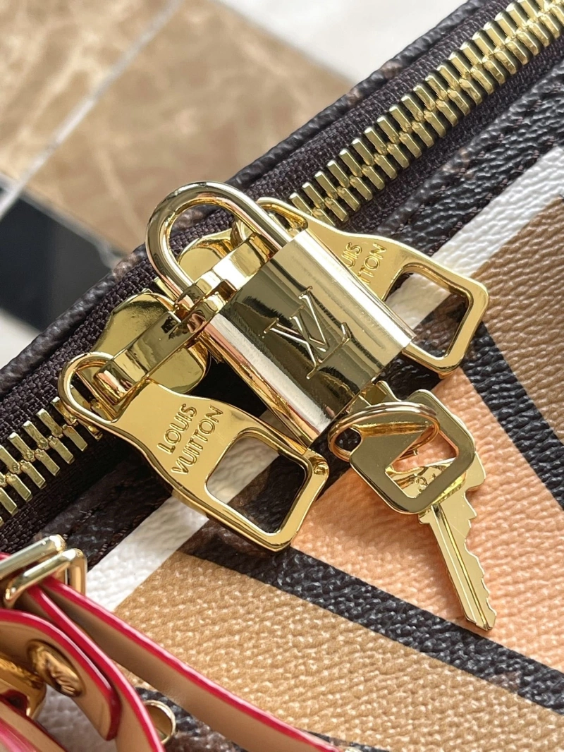 LV Travel Bags 4286A-0197