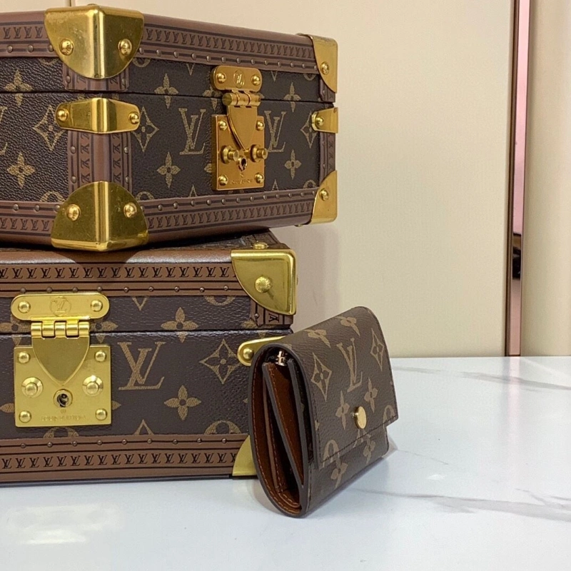 LV Wallets 4286A-0219