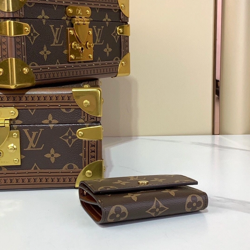 LV Wallets 4286A-0219