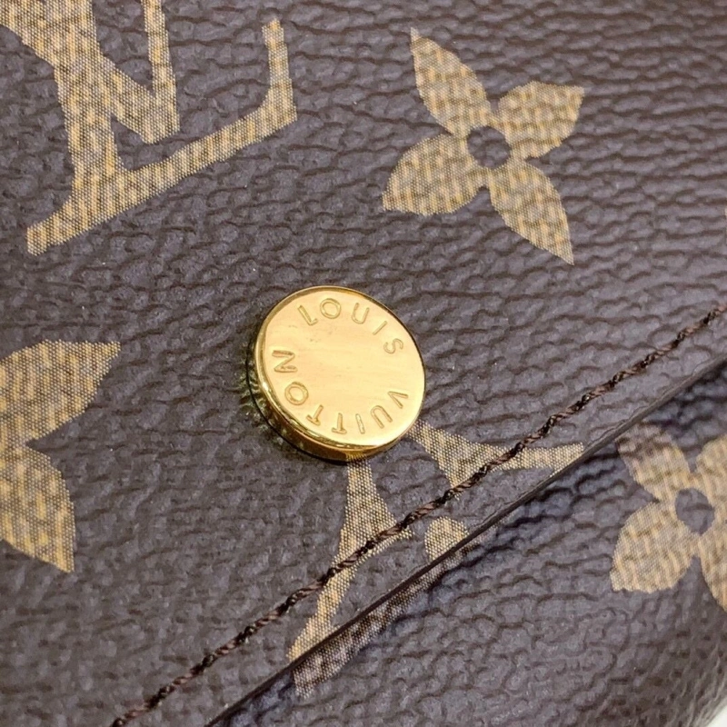 LV Wallets 4286A-0219