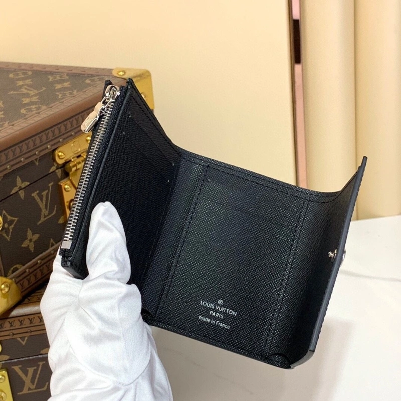 LV Wallets 4286A-0220