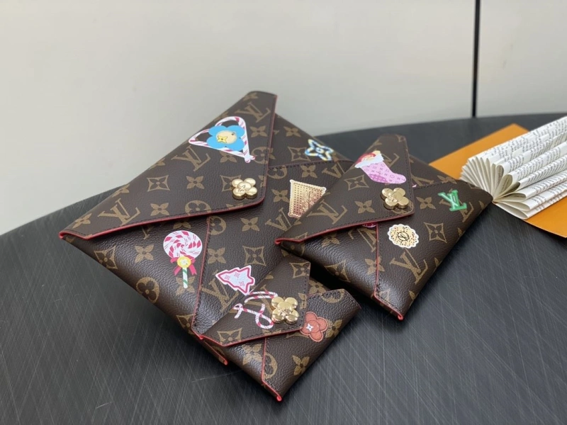 LV Wallets 4286A-0278