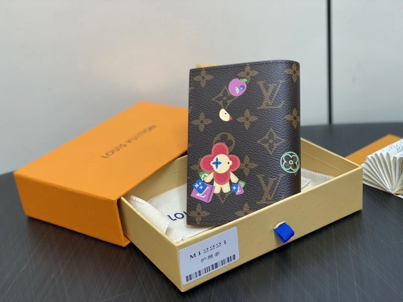 LV Wallets 4286A-0279