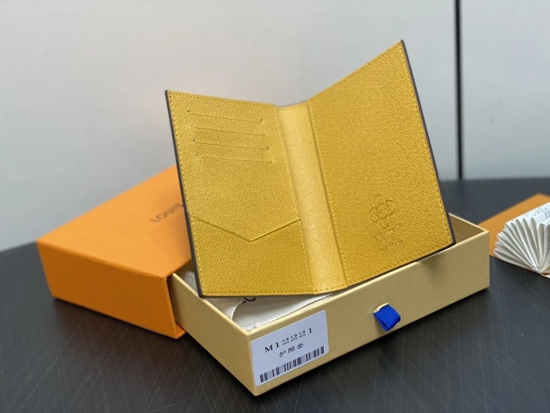 LV Wallets 4286A-0279