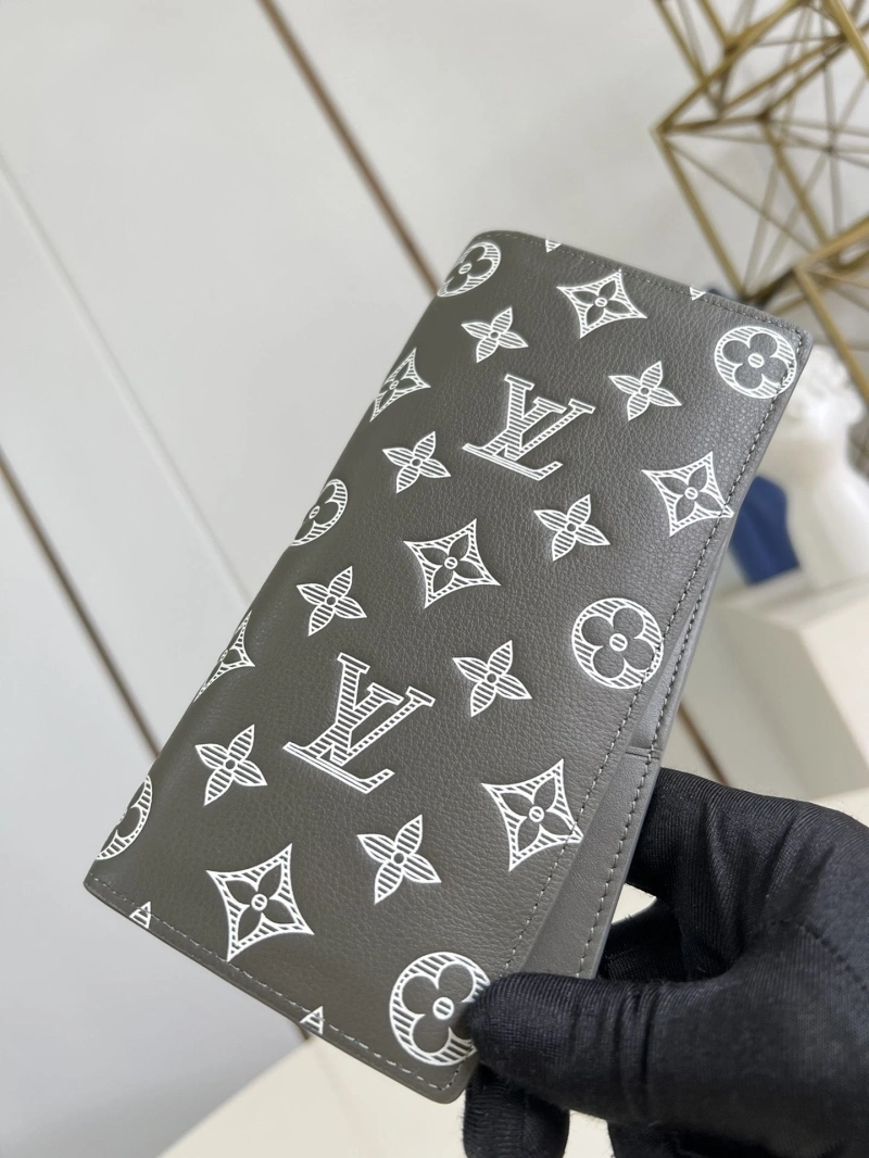 LV Wallets 4286A-0296