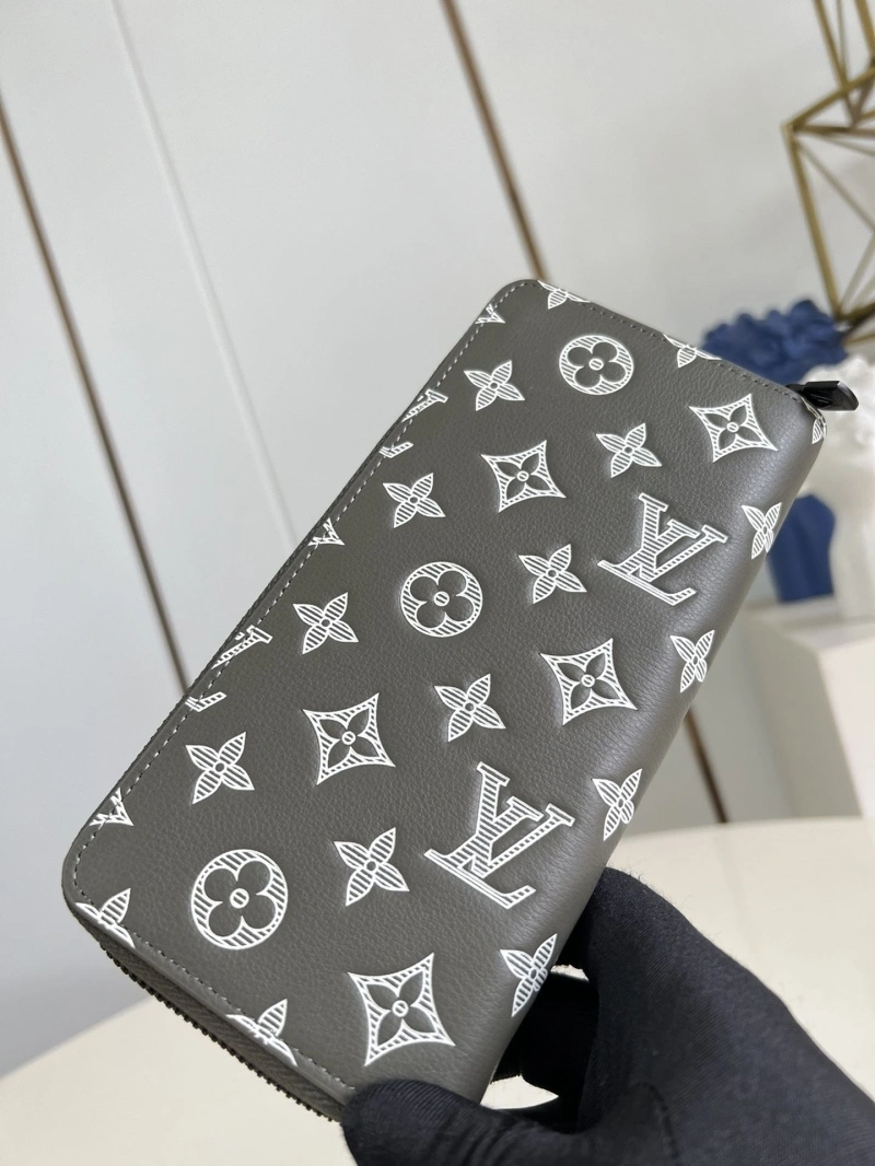 LV Wallets 4286A-0297