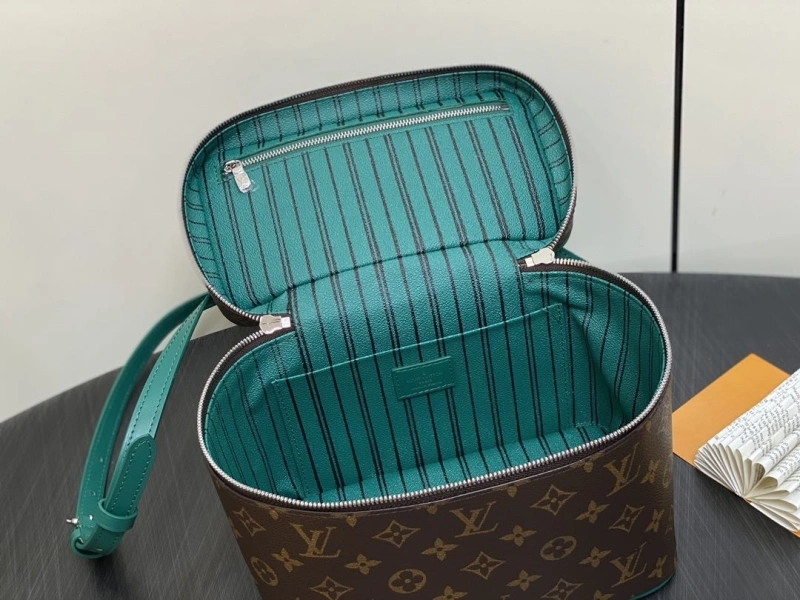 LV Cosmetic Bags 4286A-0299