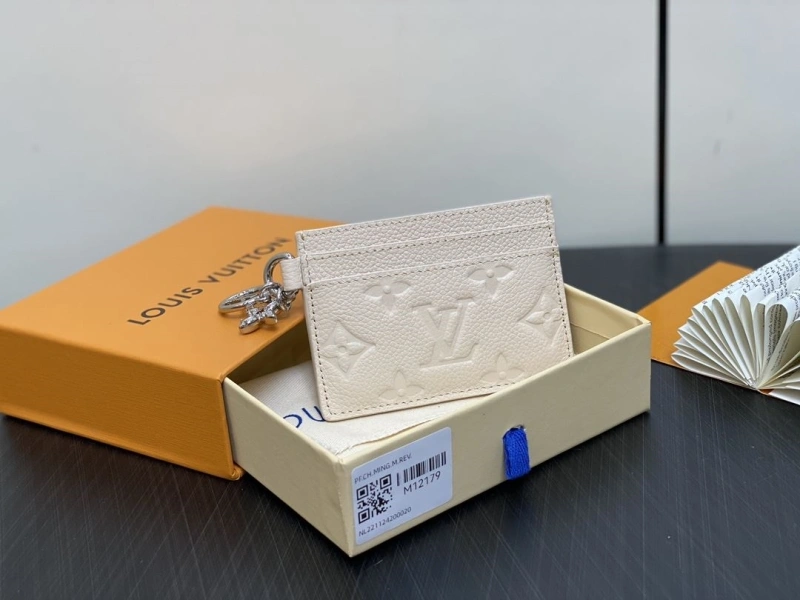 LV Wallets 4286A-0312