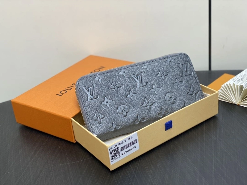 LV Wallets 4286A-0315