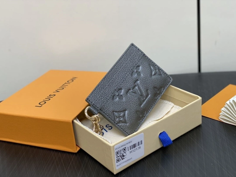 LV Wallets 4286A-0318