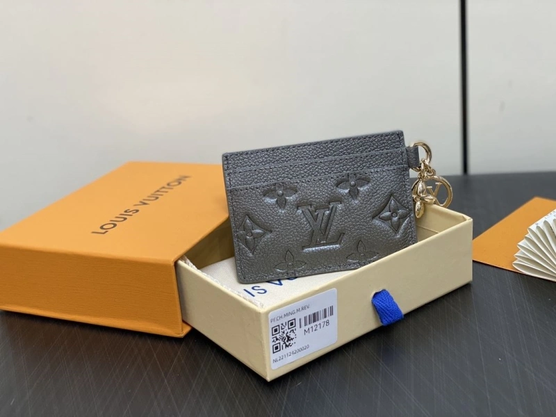 LV Wallets 4286A-0318