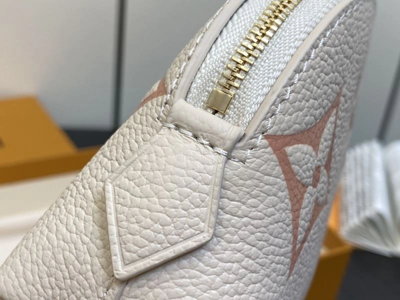 LV Clutch Bags 4286D-0096